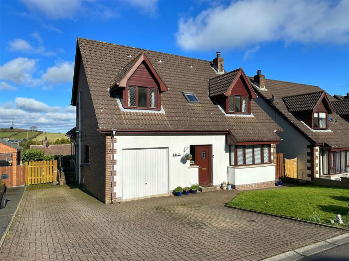 16 Woodridge, Ballynahinch, BT24 8XB