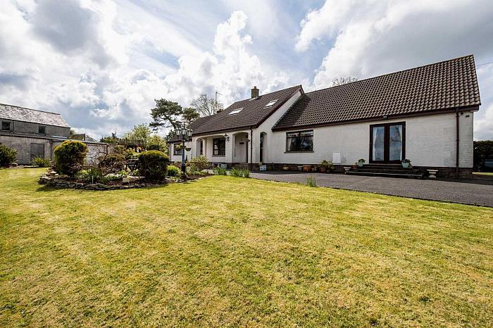 43 & 43A Peartree Road, Saintfield, BT24 8YB