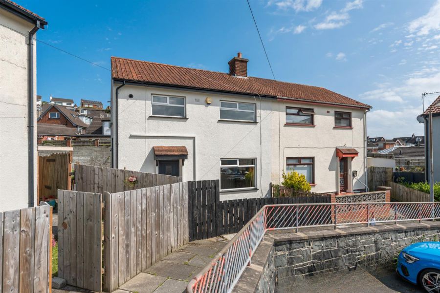 18 Slievemore Avenue, Newtownards, BT23 8JT