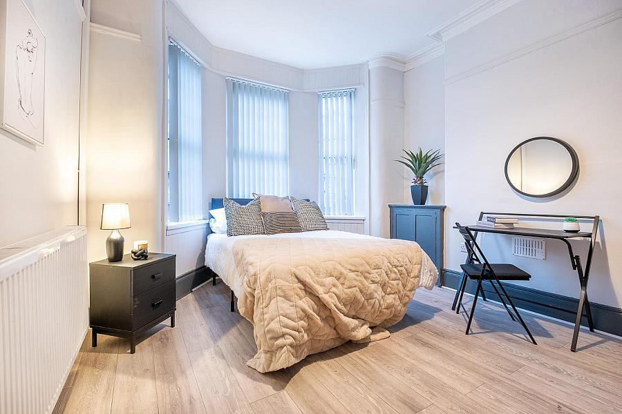 Rooms 1, 4 & 5 Willowbank Gardens, Belfast, BT15 5AJ