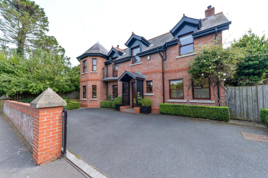 33 Seahill Road, Holywood, County Down, BT18 0DJ