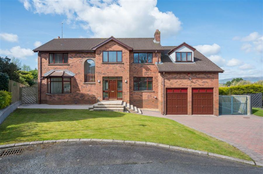8 Royal Lodge Mews, Off Purdysburn Road, Belfast, BT8 7YT