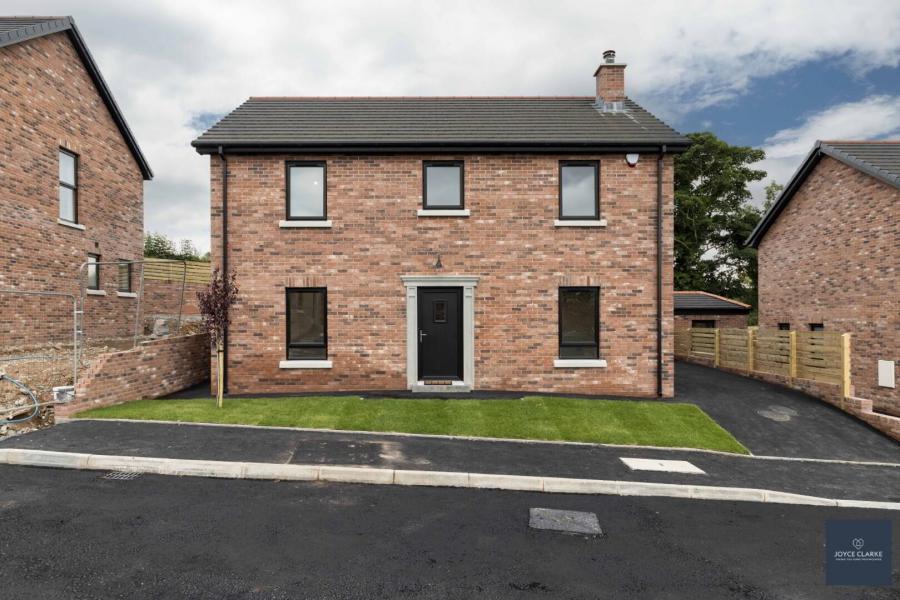 2, Clover Heights  (Includes Garden Room ), Blackskull, Dromore