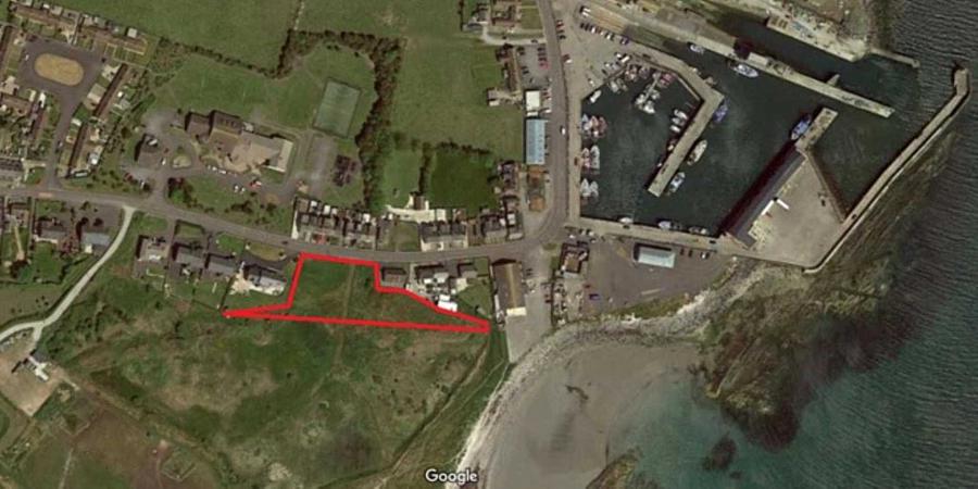 Between       New Harbour Road, Portavogie, Newtownards, BT22 1EB