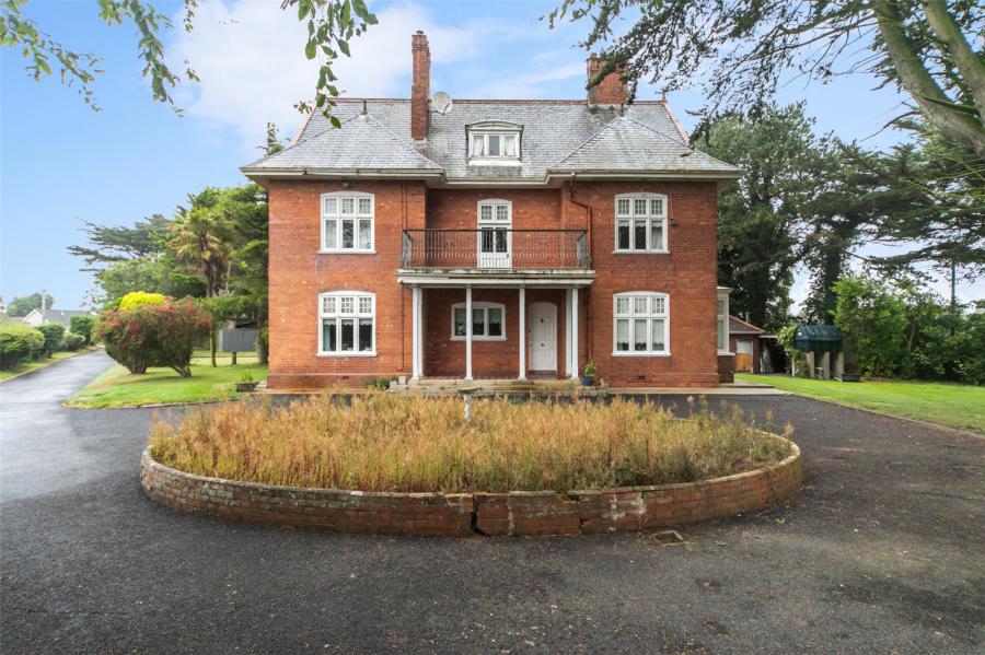 Hillcrest, 33 Greencastle Road, Kilkeel, Newry, BT34 4DE
