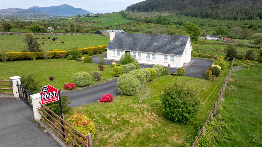 85 Tullyframe Road, Kilkeel, Newry, BT34 4RZ