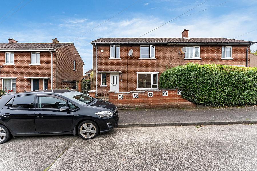 35 Knocknagoney Gardens, Belfast, BT4 2QA