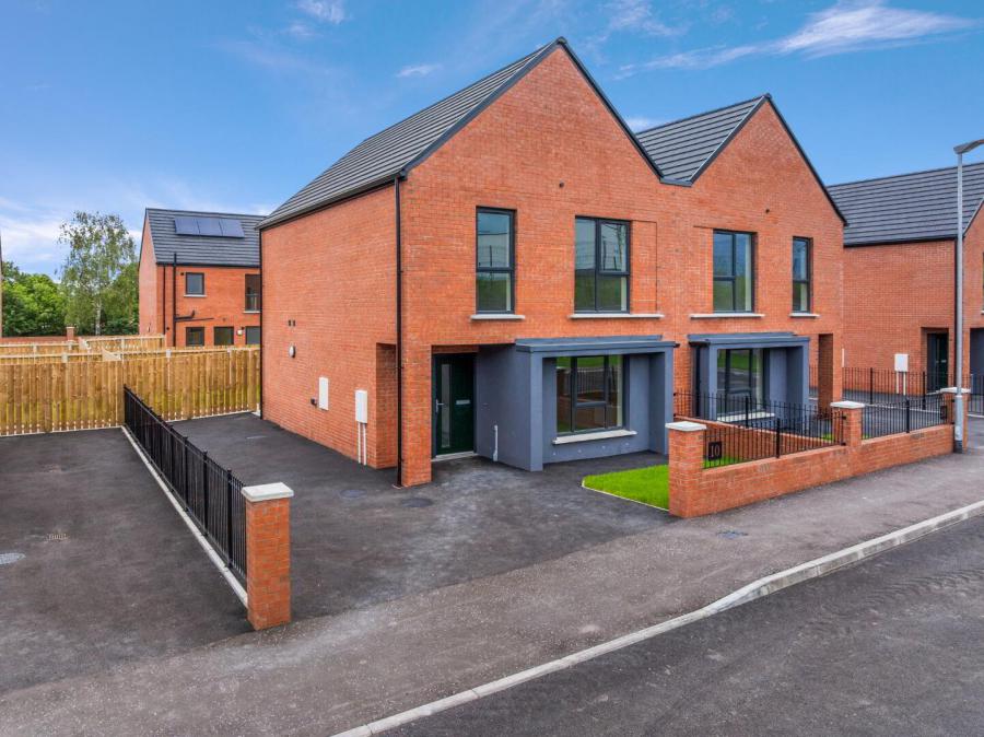 82, 6 St Patricks Drive, Ballymena, BT43 7FQ