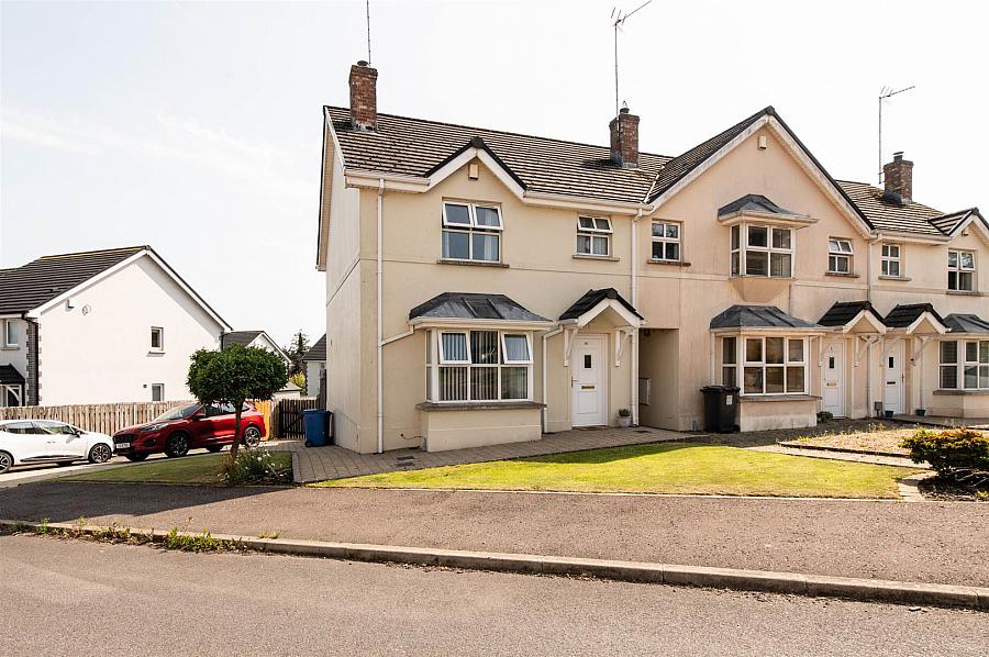 15 Todds Hill Park, Saintfield, BT24 7FB