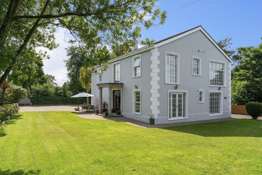 Lurach Lodge, 21 Whinney Hill, Holywood, BT18 0HW