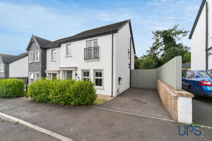 17 Huntingdon Hill, Lisburn, BT28 3GX