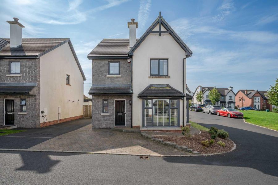 10 Bracken Hill Square, Four Winds, Belfast, BT8 6ZW