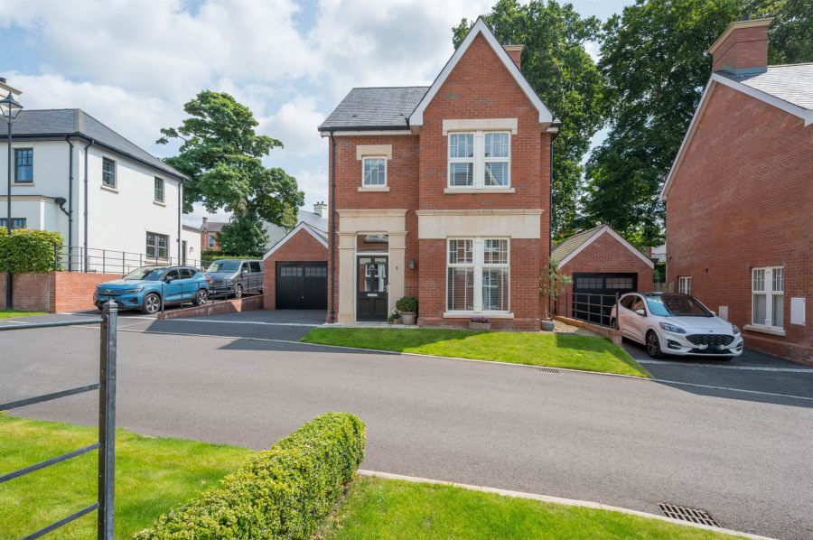 2 Haddo Place, Belvoir Park, Shaws Bridge, Belfast, BT8 8FY