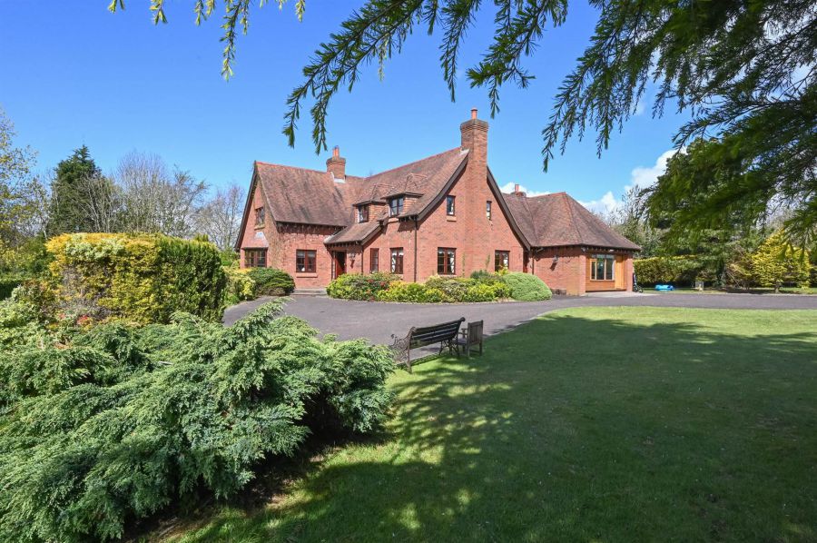 Briar Lodge, 3 Wilmont Park, Upper Malone Road, Belfast, BT17 9JW
