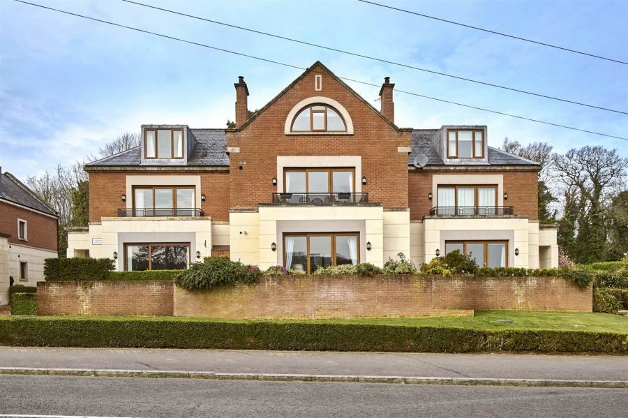 Apt 5 The Fairways, 40 Church Road, Helens Bay, BT19 1TP
