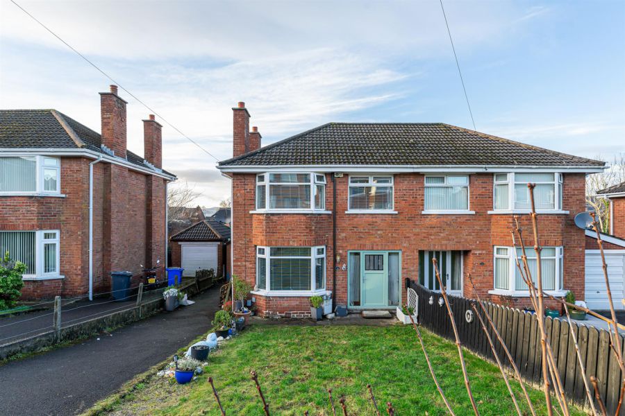 14 Glenview Gardens, Braniel, Belfast, BT5 7LY