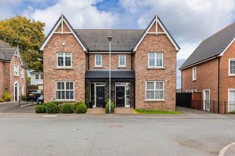 11 Linen Mews, Lisburn City, Lisburn, BT28 3WU