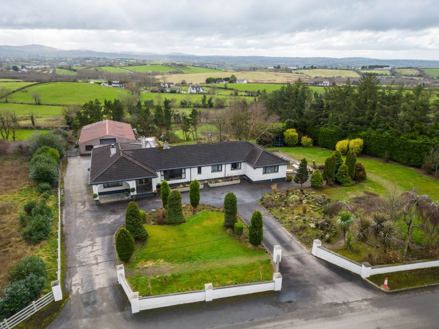 12 Drumlough Road, Hillsborough, BT26 6PY