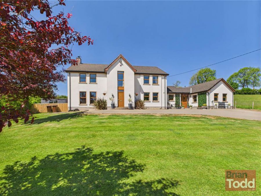 105 Belfast Road, Larne, BT40 2PJ