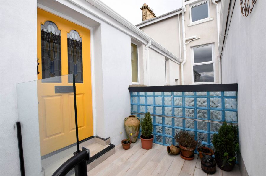 DIAMOND TERRACE, 8B Victoria Avenue, Newtownards, BT23 7EB