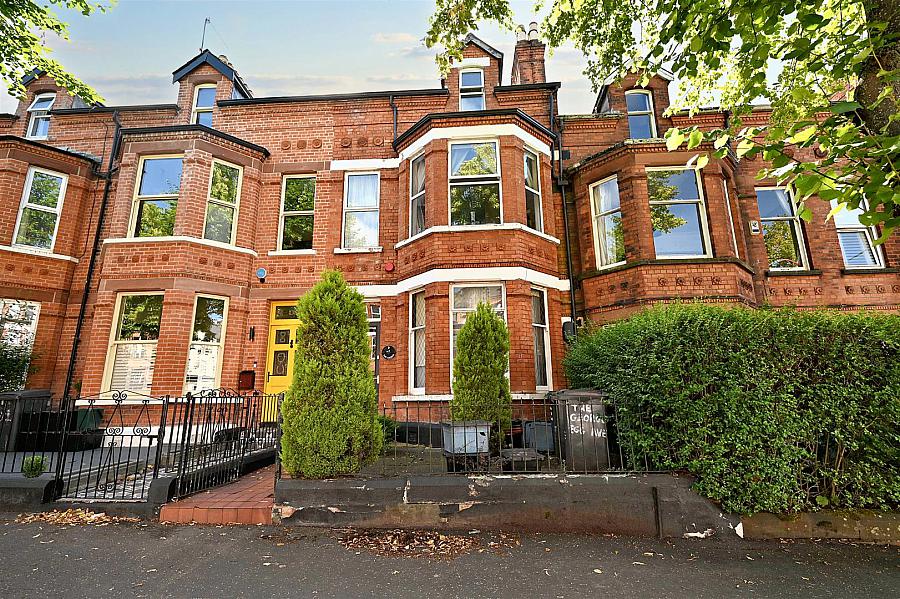 The George 9 Eglantine Avenue, Belfast, BT9 6DW